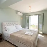 Thisefs Luxury Kefalonia Aparthotel *