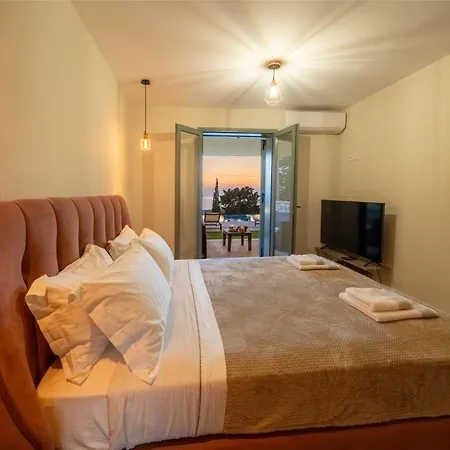 アパートホテル Thisefs Luxury Kefalonia 4*