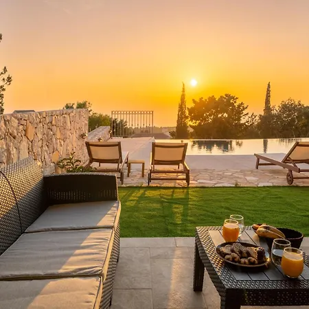 Thisefs Luxury Kefalonia アパートホテル 4*