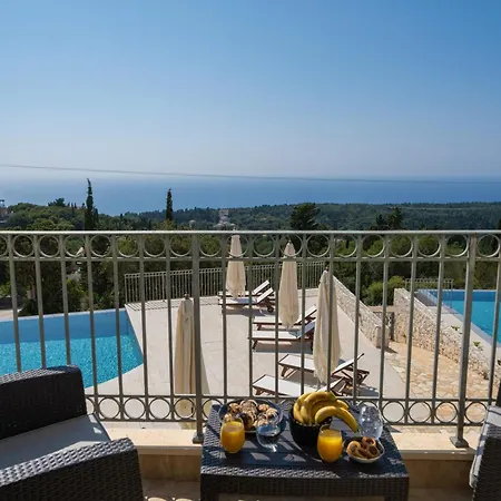 Thisefs Luxury Kefalonia アパートホテル