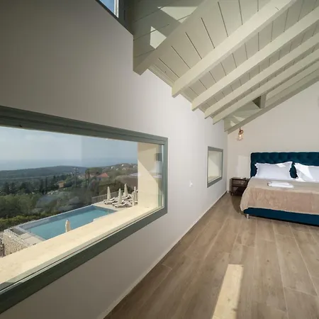 Thisefs Luxury Kefalonia アパートホテル