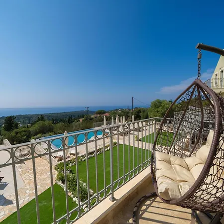Thisefs Luxury Kefalonia アパートホテル