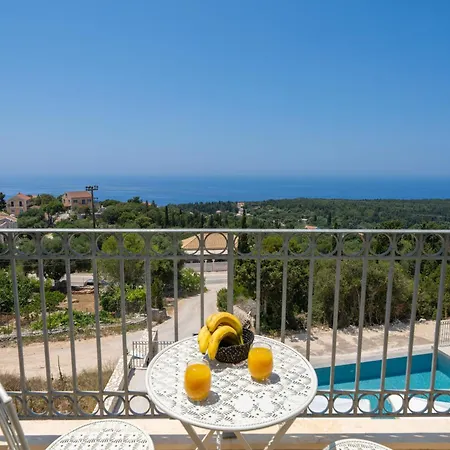 Thisefs Luxury Kefalonia アパートホテル
